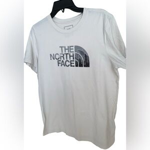 The North Face Women’s T-Shirt Size Medium